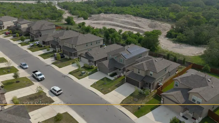 Neighborhood aerial with lot line